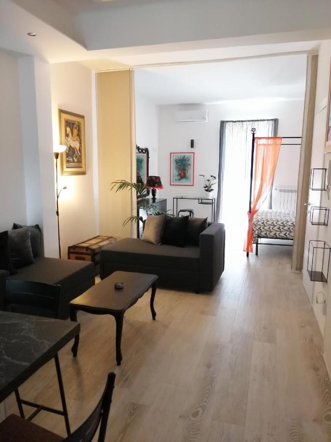 Love Mirrors And Flowers - Affitti Brevi Italia Apartment Bari Exterior photo